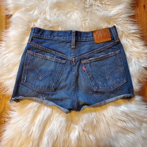 Levi's 501 High Rise Denim Shorts Sz 26 - Picture 2 of 11